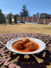 Cargar imagen en el visor de la galería, ALBONDIGAS EN CALDILLO DE JITOMATE CON CHIPOTLE
