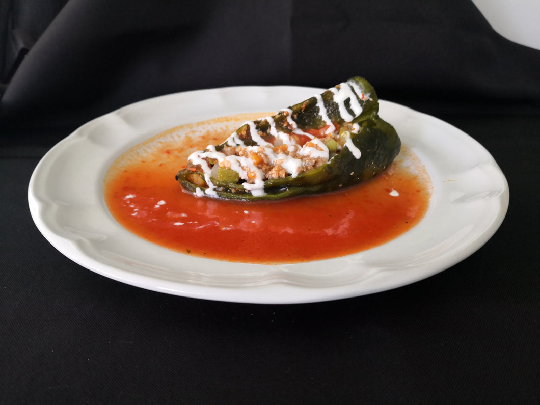 CHILES POBLANOS RELLENOS DE PICADILLO