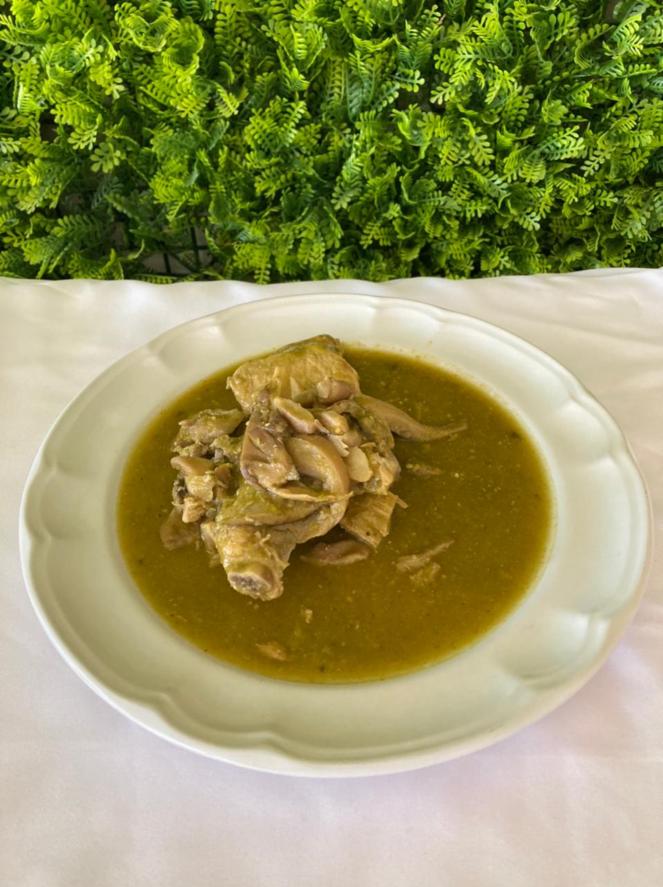 CHULETAS DE CERDO CON SETAS EN SALSA VERDE