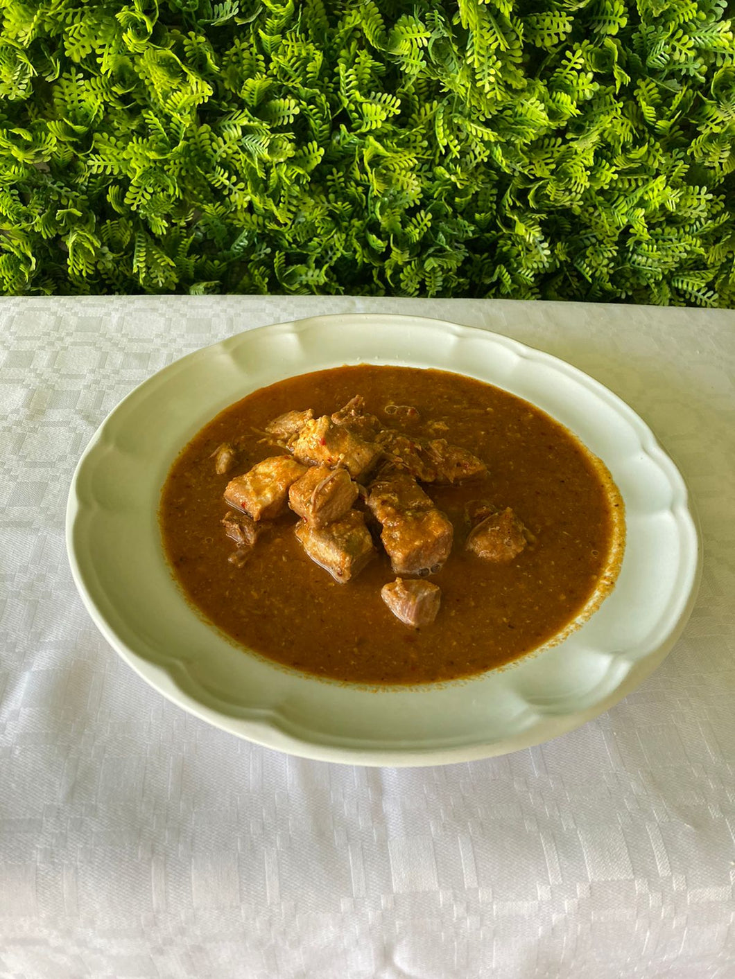 CARNE DE CERDO EN SALSA DE GUAJILLO